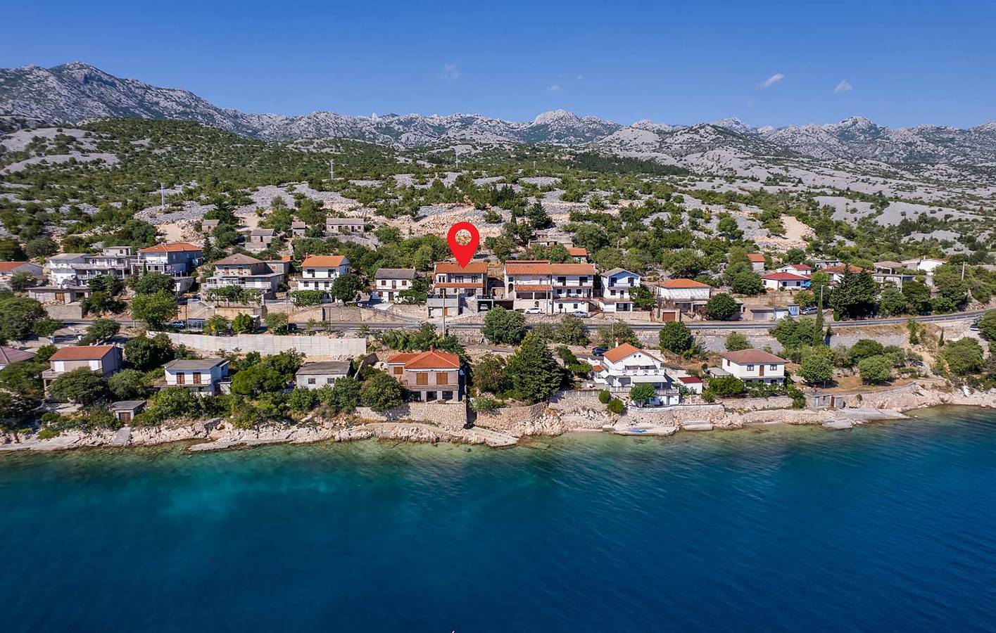 Ganze Ferienwohnung, Gemütliche Ferienwohnung mit Pool, WLAN und Garage, 2 km vom Strand entfernt in Baric Draga, Nationalpark Paklenica