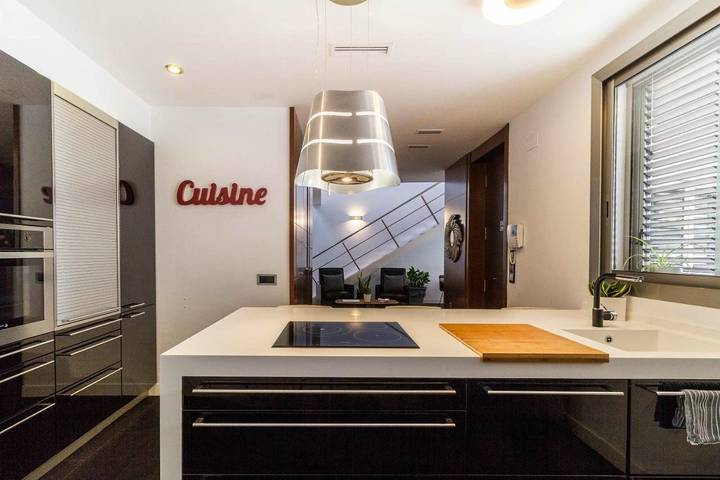 Chalet para 8 personas, con piscina además de terraza y jacuzzi en Provincia de Valencia - 3