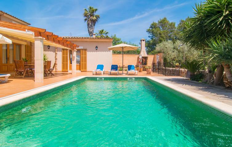 Modernes 2BR Apartment mit Pool, Terrasse & BBQ Grill in Campos, Mallorca Süden