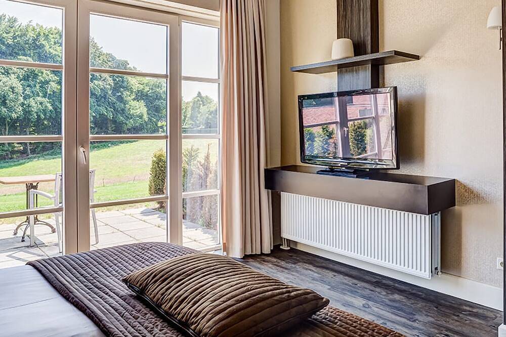 Unwind in Luxury Room! Close to Sanadome Thermal Baths in Berg en Dal, Betuwe