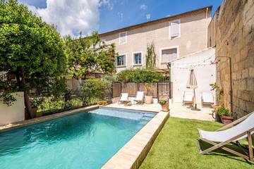 Gîte pour 6 personnes, avec terrasse et piscine ainsi que jacuzzi et jardin à Pézenas