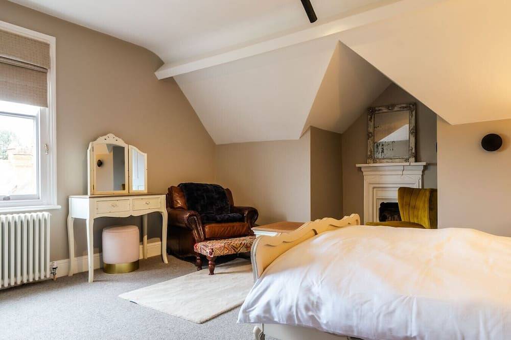 Beautiful 5 Bedroom Home in Evesham in Evesham, Worcestershire