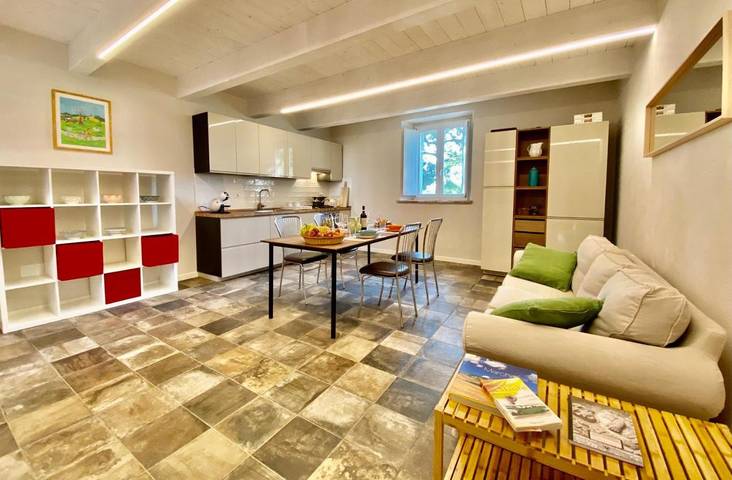 Location de vacances pour 4 personnes, avec vue ainsi que jardin et piscine, adapté aux familles à Cingoli - 2