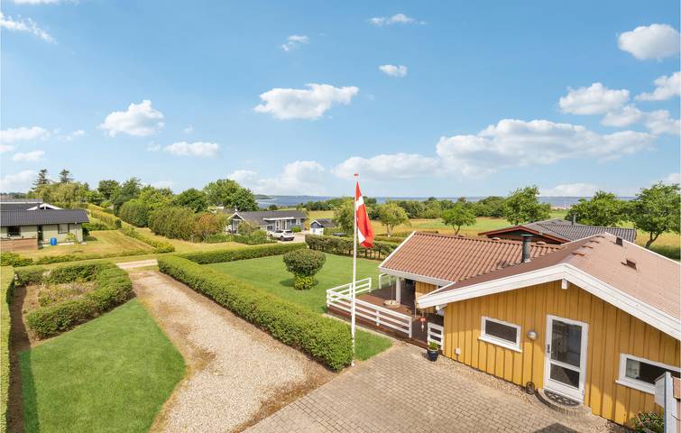 Ferienhaus für 6 Personen, mit Terrasse und Garten in Hvalpsund