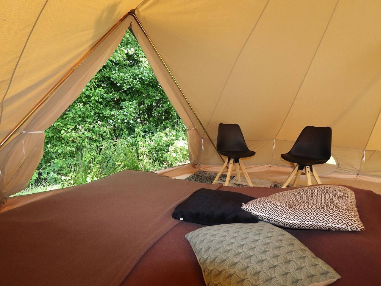 Glamourtent in Friese Wouden bij Fietsroute in Friesland