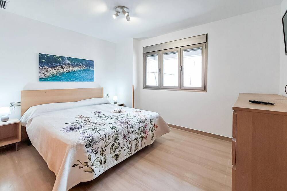 Entire apartment, Stunning apartment in Cadiz with Wifi in Playa La Victoria, Cádiz