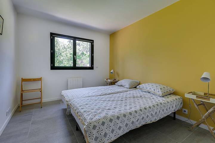 Location de vacances pour 4 personnes, avec terrasse et jardin à Saint-Marc-Jaumegarde - 2