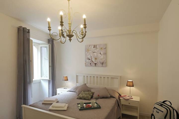 Ganze Wohnung, Neue Dreizimmerwohnung in der Nähe des Sees und im Zentrum von Salò in Salò, Gardasee-Berge