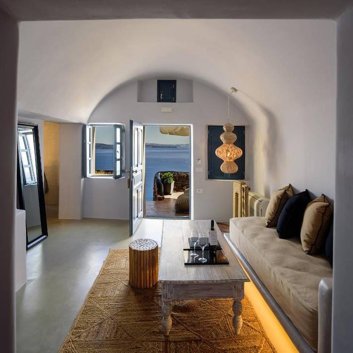 Apartamento para 2 personas, con vistas además de balcón y piscina en Oia