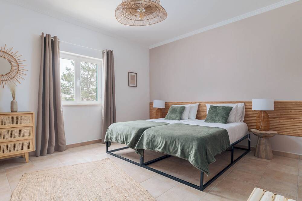Stilvolles Traumhaus mit beheizbarem 50-Quadratmeter-Pool nahe Arrifana-Strand in Arrifana, Aljezur
