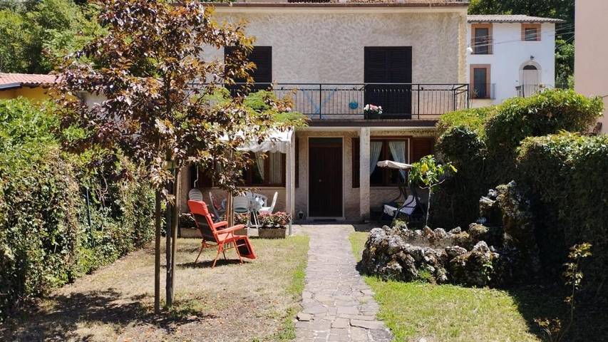 Location de vacances pour 7 personnes, avec vue et jardin, animaux acceptés à Introdacqua - 4