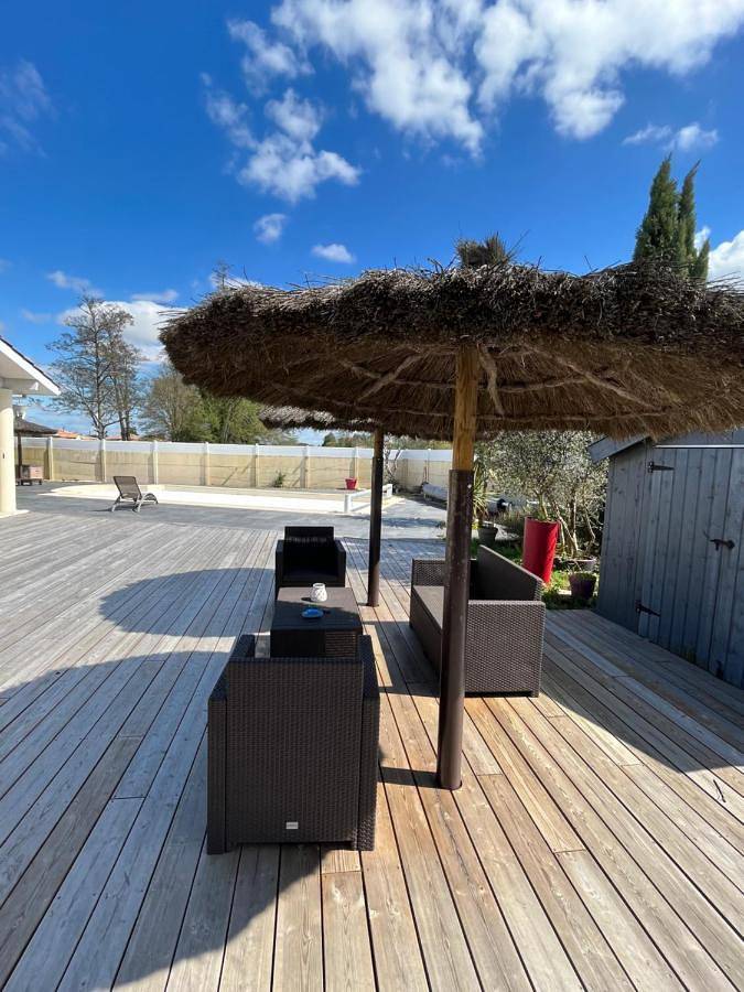 Gîte pour 4 personnes, avec Terrasse ainsi que Jardin et Piscine à Cantenac - 4