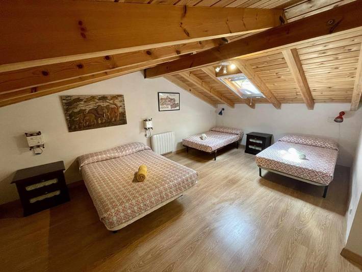 Casa rural para 8 personas, con Terraza y Jardín en Yebra de Basa - 4