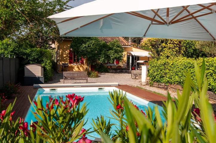 Maison de campagne pour 4 personnes, avec Terrasse et Jardin ainsi que Piscine et Vue