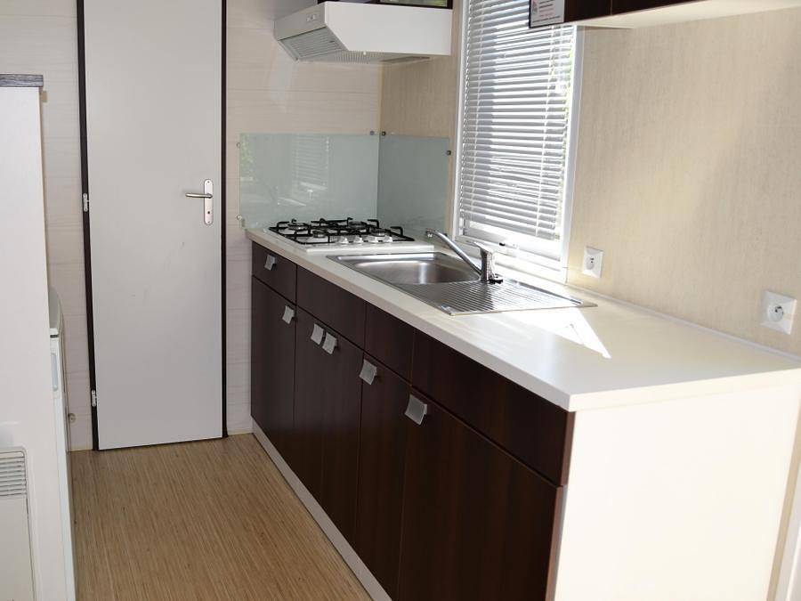 Camping Le Casque Roi - Mobilhome 5 personas - Grand Confort 3 Habitaciones 5 Personas Aire Acondicionado + Tv in Salavas, Gorges de l’Ardèche