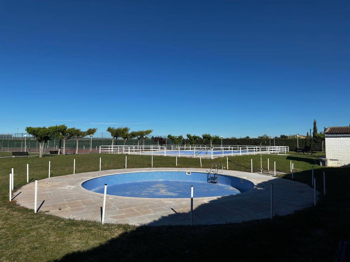 Five-Bedroom House in Zaragoza, Provincia de Zaragoza