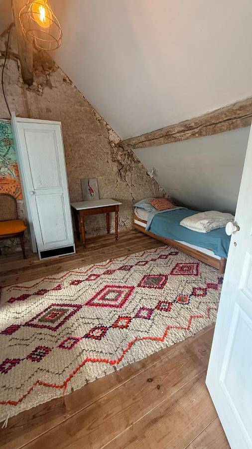 Location de vacances pour 6 personnes, avec vue ainsi que terrasse et jardin à Pouillé - 4