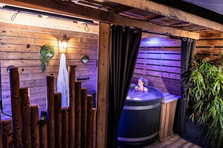 Gîte pour 2 personnes, avec terrasse ainsi que sauna et jacuzzi à Remiremont - 4