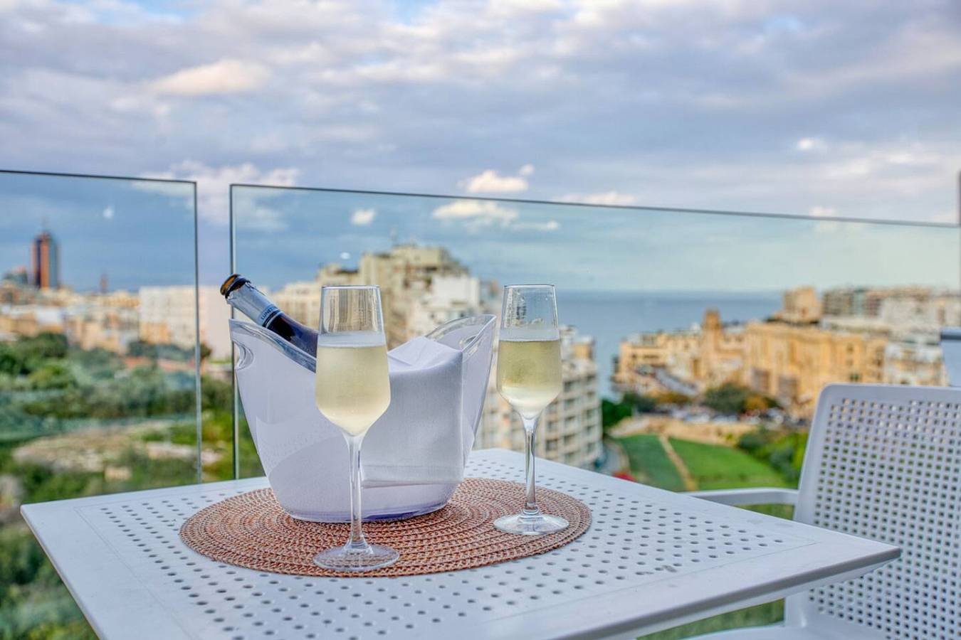 Geheel appartement, Balluta View Mansions — Rare Valley & Bay Views in San Giljan, Malta