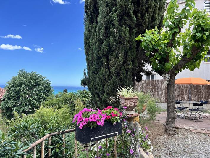 Villa for 6 people, with Ocean view and Terrace as well as Garden in Costa Barcelona