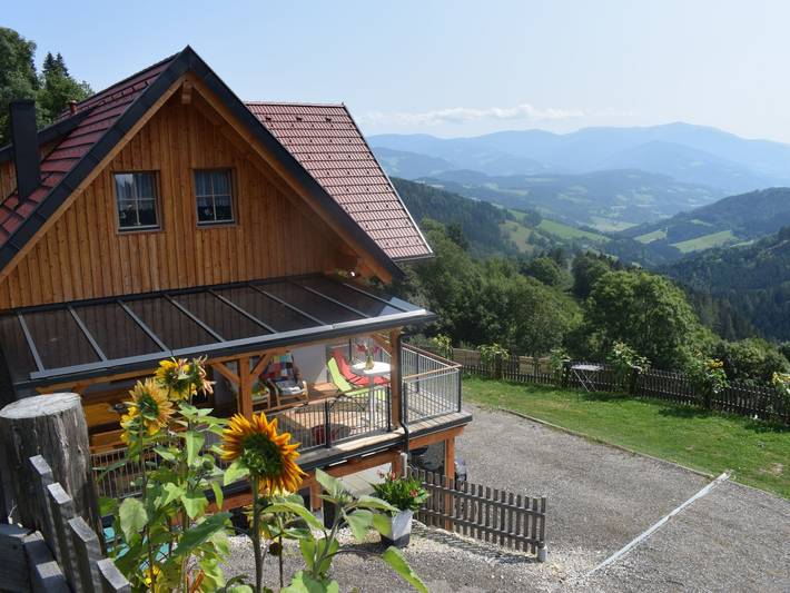 Ferienhaus für 10 Personen, mit Terrasse und Garten sowie Sauna und Ausblick