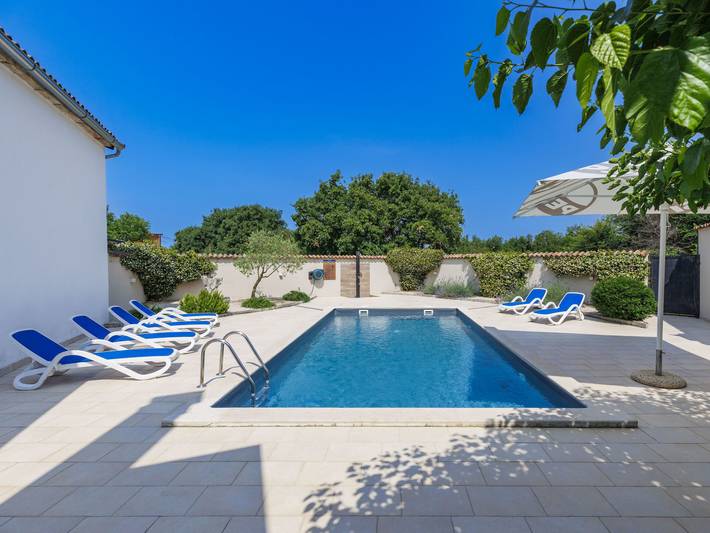 Ferienhaus für 8 Personen, mit Terrasse und Garten - 1