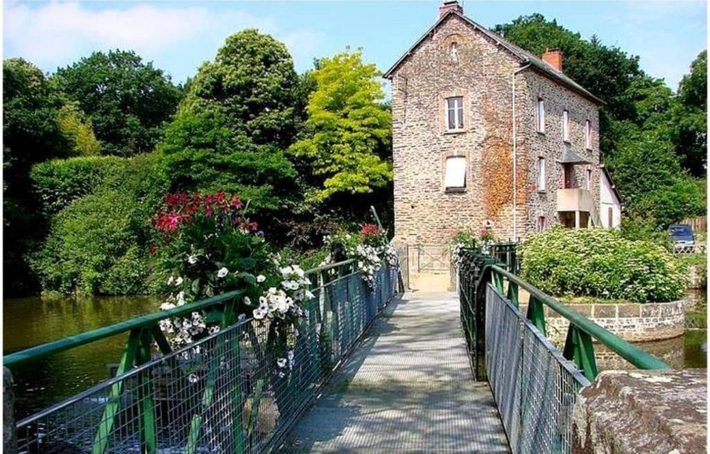 Appartement entier, Hays and Galia's apartment in Saint-Grégoire, Région de Rennes