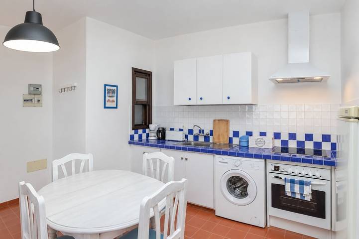 Entire apartment, Guestready - Beachfront Bungalow Sunsets in Los Llanillos, Frontera