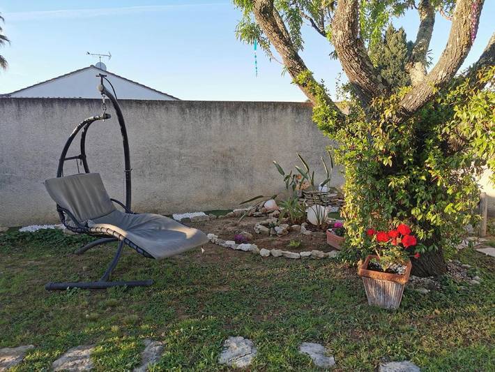 Gîte pour 4 personnes, avec Balcon et Terrasse ainsi que Jardin et Piscine à Marguerittes - 3