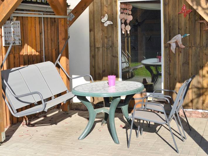 Ganze Ferienwohnung, Ferienhaus mitten in der Natur, separater Eingang, Garten - Doppelhaushälfte in Kuchelmiß, Mecklenburgische Seenplatte