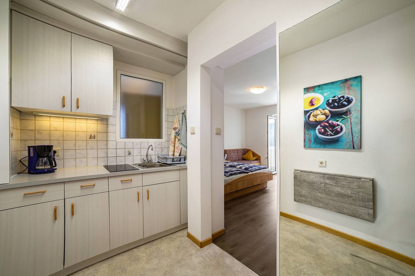 Entire studio, Studio Apartment 'Apartment Typ C Haus Pöder' with Mountain View in Naturns, Ortler Alps