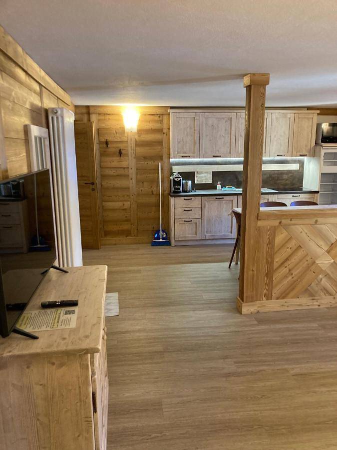 Appart’hôtel pour 4 personnes, avec Terrasse et Jacuzzi ainsi que Jardin et Sauna à Cogne