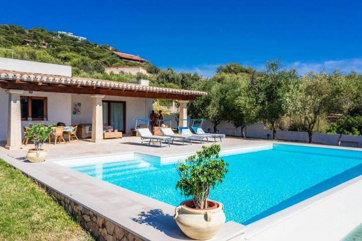 Chalet para 6 personas, con Balcón y Terraza además de Jardín y Piscina en Capitana