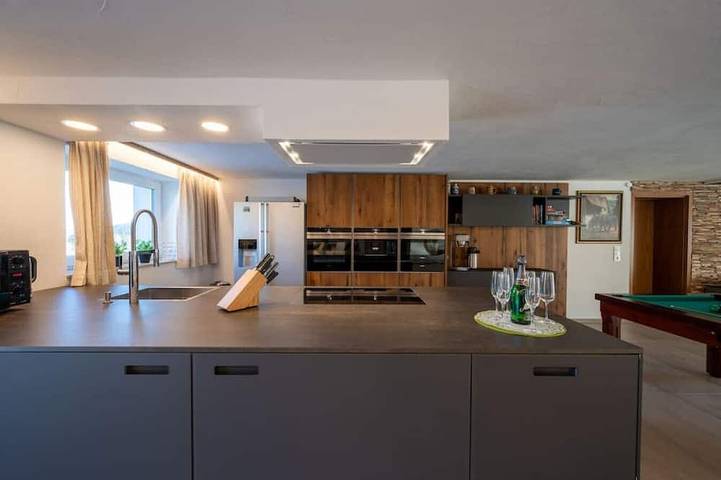 Ferienwohnung für 17 Personen, mit Balkon und Garten - 1