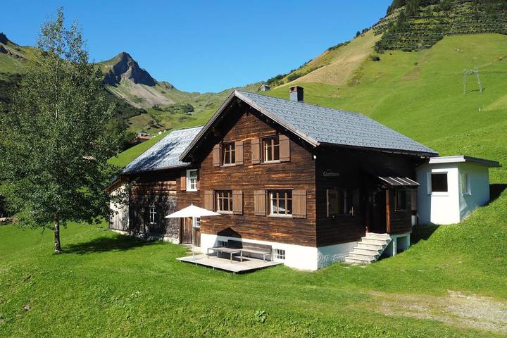 Ferienhaus für 16 Personen, mit Terrasse und Garten sowie Ausblick in Fontanella