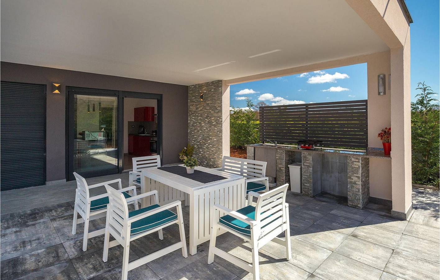 Geräumige 2-Zimmer-Wohnung mit Pool, Parkplatz und WLAN in der Nähe von Restaurants und dem Stadtzentrum in Butkovići, Svetvinčenat