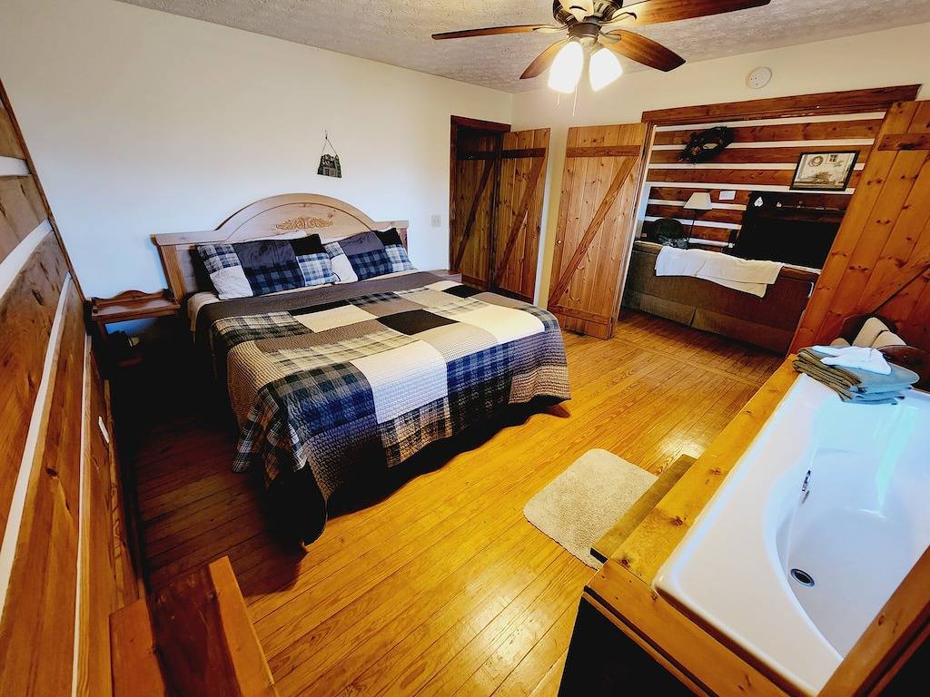 Mtn. Aussicht & gemütlich! Keine sauberen Gebühren! in Sevier County