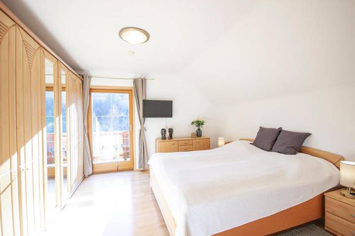 Ferienwohnung für 6 Personen, mit Balkon und Terrasse sowie Ausblick