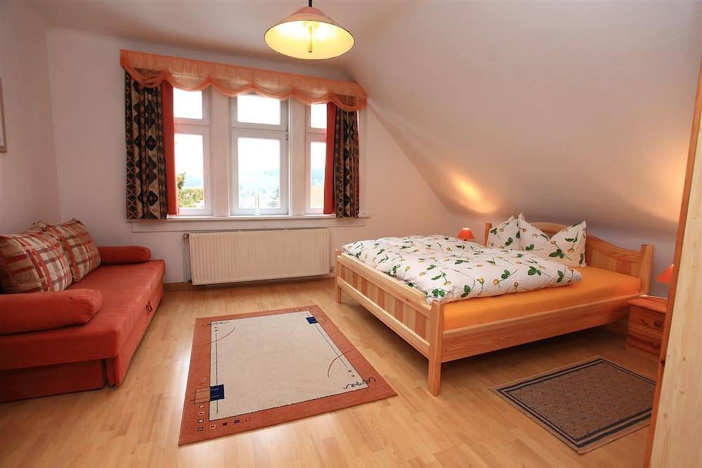 Ganze Wohnung, Ferienwohnung in Jugendstilhaus in einem parkähnlichen Grundstück in Tabarz, Rennsteig