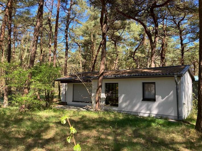 Bungalow für 4 Personen, mit Terrasse und Garten
