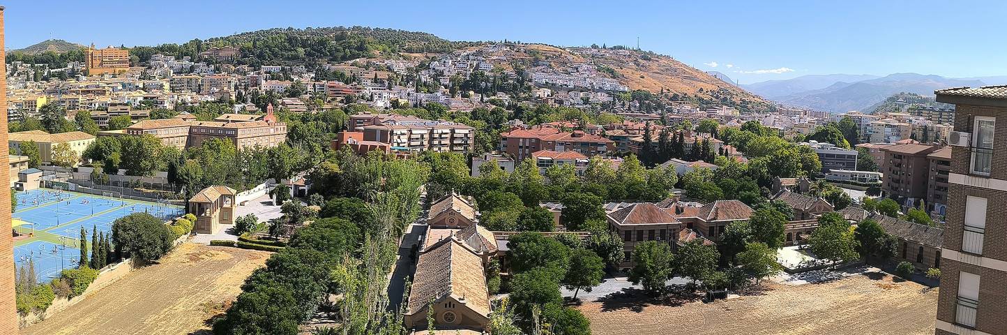 Ganze Wohnung, Ferienwohnung 'Apartamento Góngora Congresos' mit Bergblick, Wlan und Klimaanlage in Genil, Granada