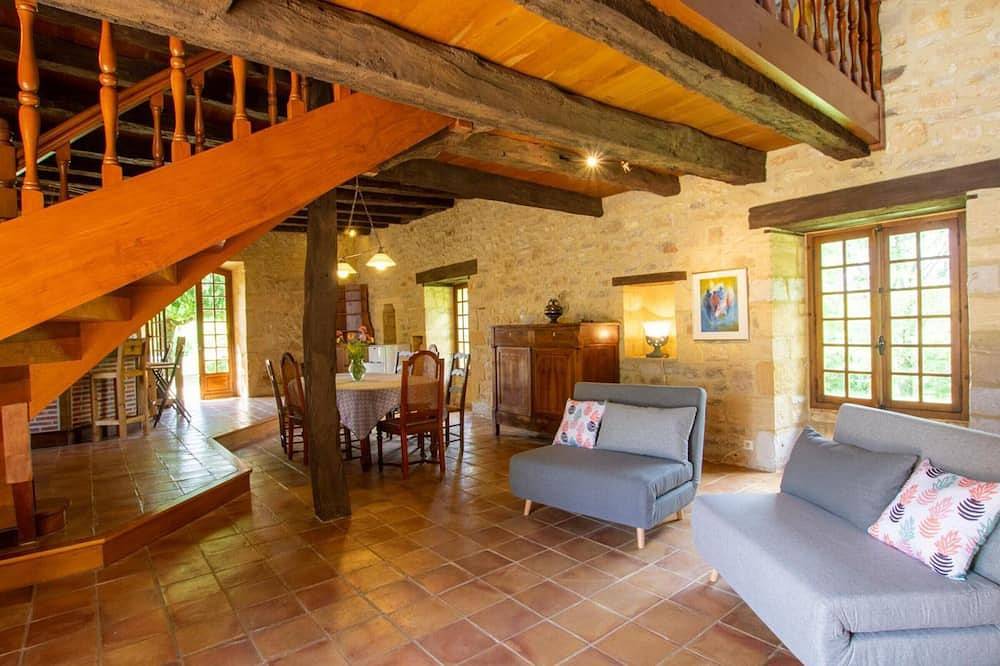 Charmantes Landhaus mit Gemeinschaftspool, 4 Personen in Thenon, Périgord Noir