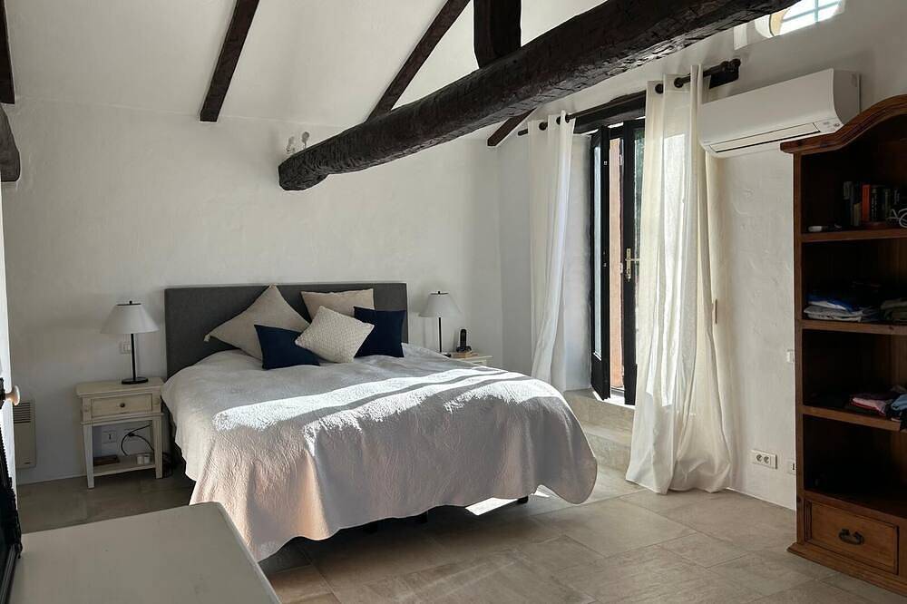 Provence idyll with silence, space and pool, within walking distance to Seillan's restaurants. in Seillans, Draguignan region