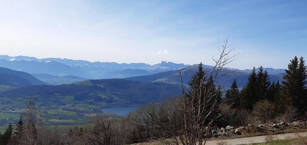 Gîte pour 6 personnes, avec vue sur le lac ainsi que balcon et vue à Saint-Honoré - 2
