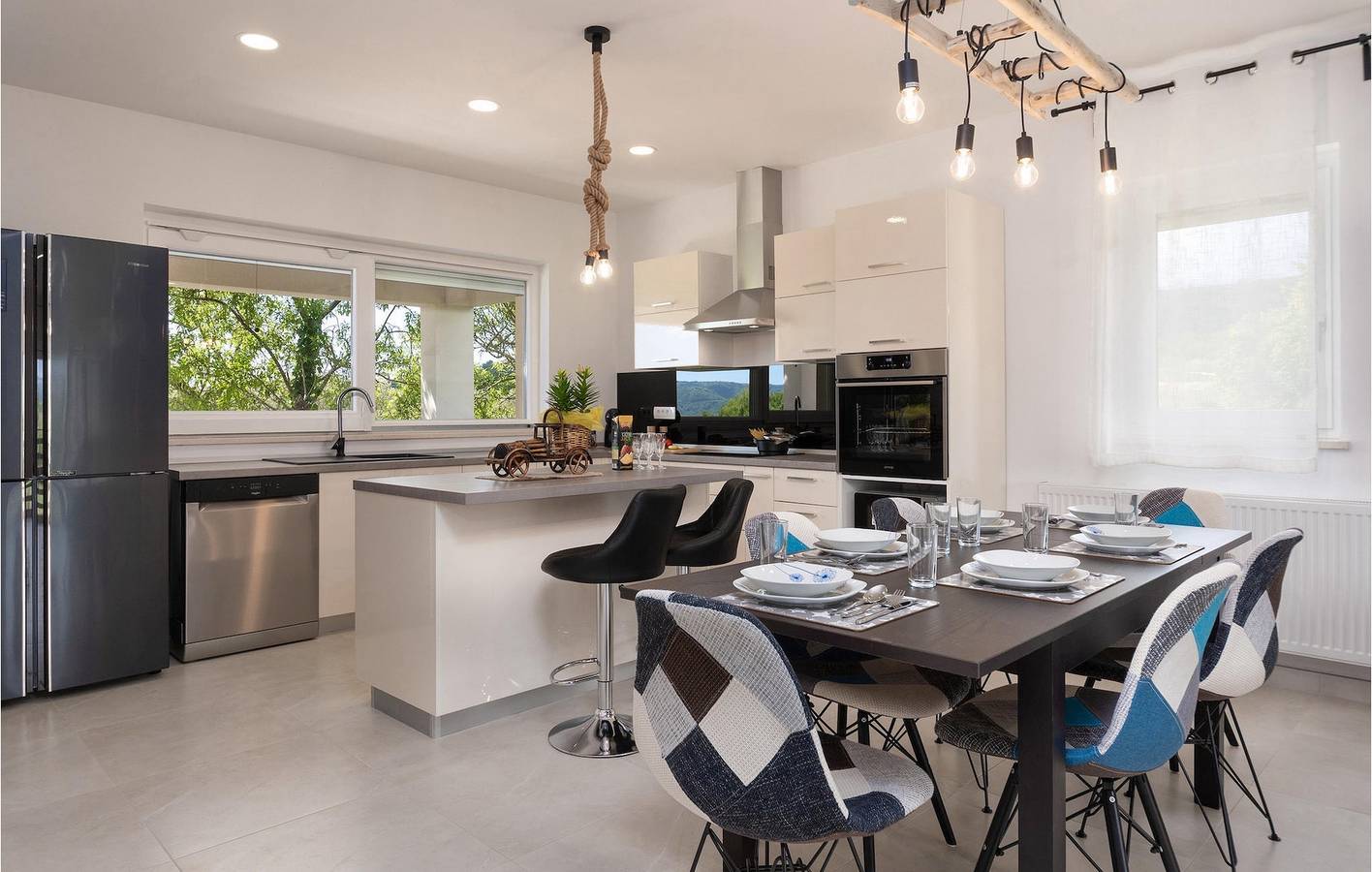 Geräumige 2-Zimmer-Wohnung mit Pool, WLAN und Parkplatz in Buzet, Zentralistrien