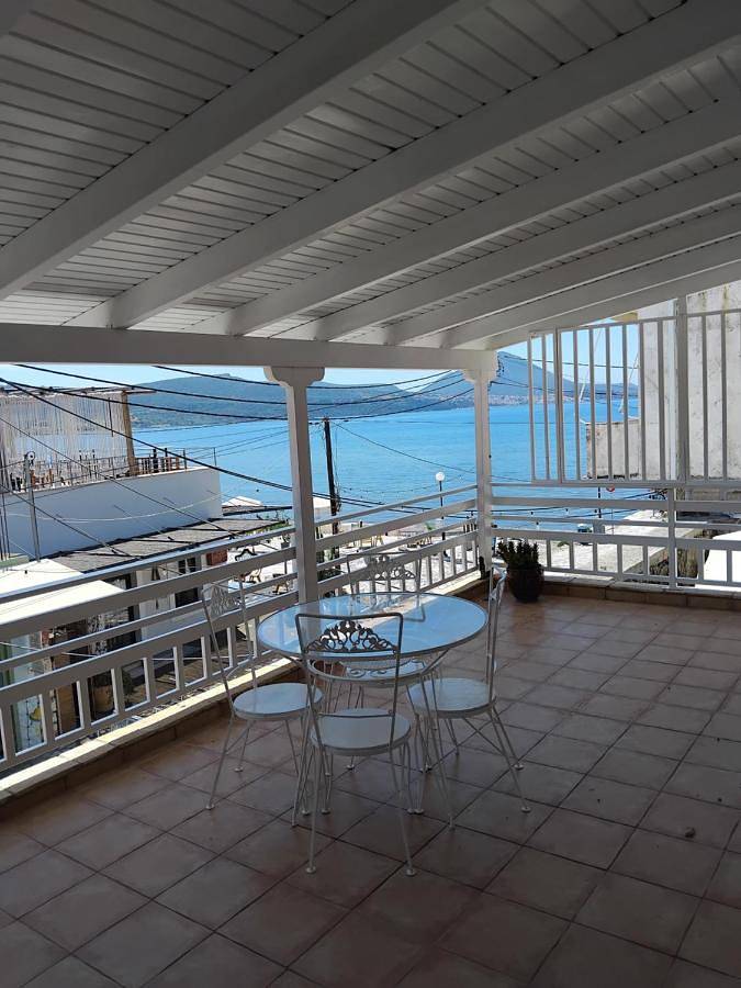 Gîte pour 6 personnes, avec vue et terrasse, animaux acceptés dans Gialova