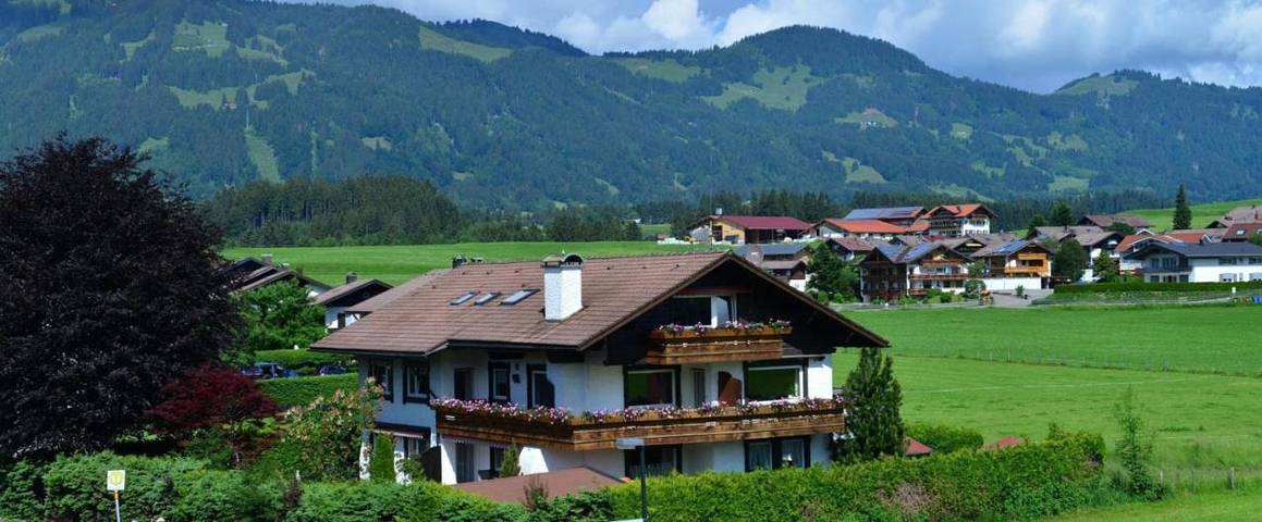 BnB für 7 Personen, mit Balkon und Terrasse sowie Garten und Ausblick in Fischen