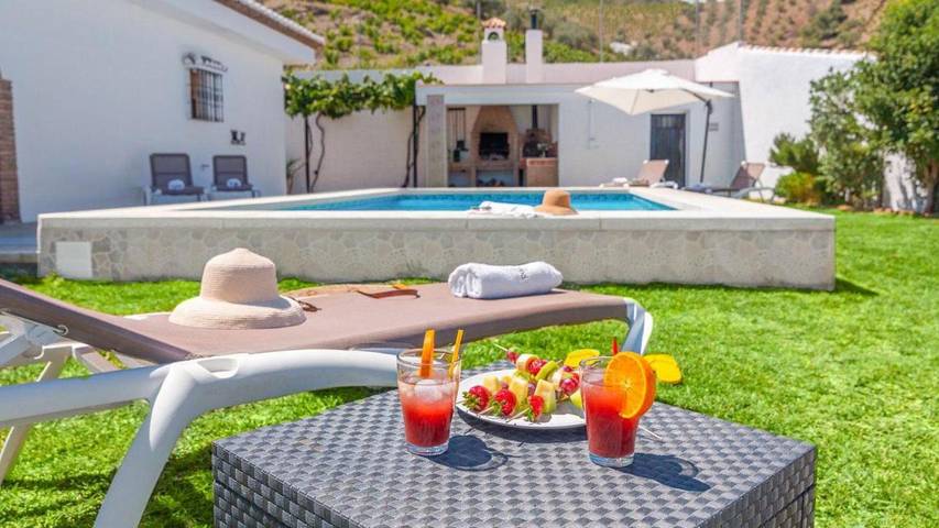 Casa rural para 6 personas, con piscina además de jardín y terraza en El Borge - 3