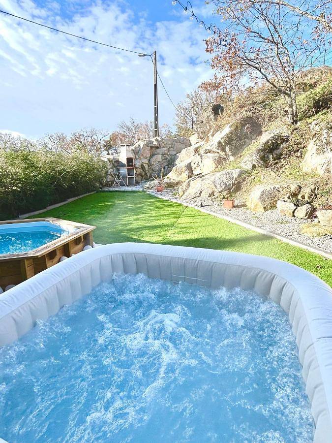 Location de vacances pour 4 personnes, avec vue ainsi que piscine et jardin, animaux acceptés dans Sabugal - 2