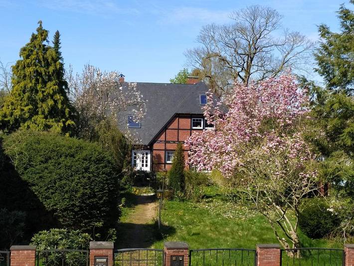 Ferienwohnung für 5 Personen, mit Terrasse und Garten sowie Ausblick in Brake